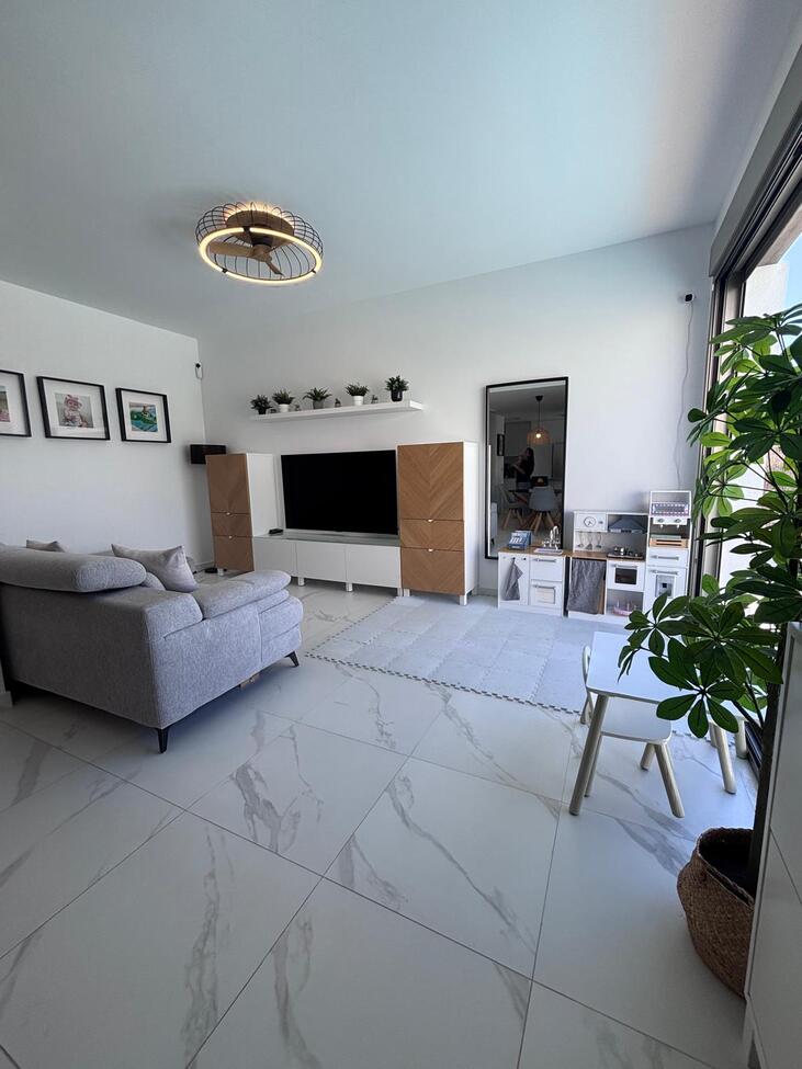 For sale - 5 Bedroom 3 Bathroom Villa in Villamartin - Costa Blanca  - Alicante