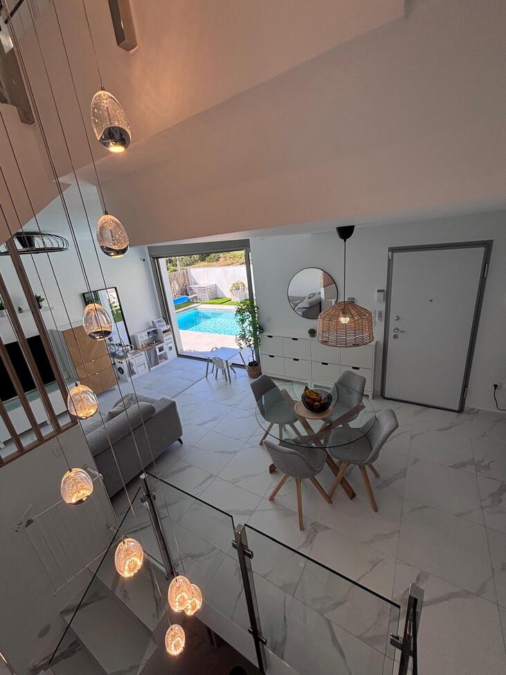 For sale - 5 Bedroom 3 Bathroom Villa in Villamartin - Costa Blanca  - Alicante