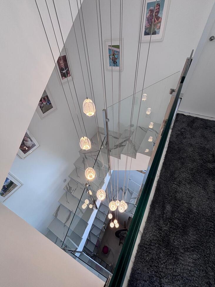 For sale - 5 Bedroom 3 Bathroom Villa in Villamartin - Costa Blanca  - Alicante