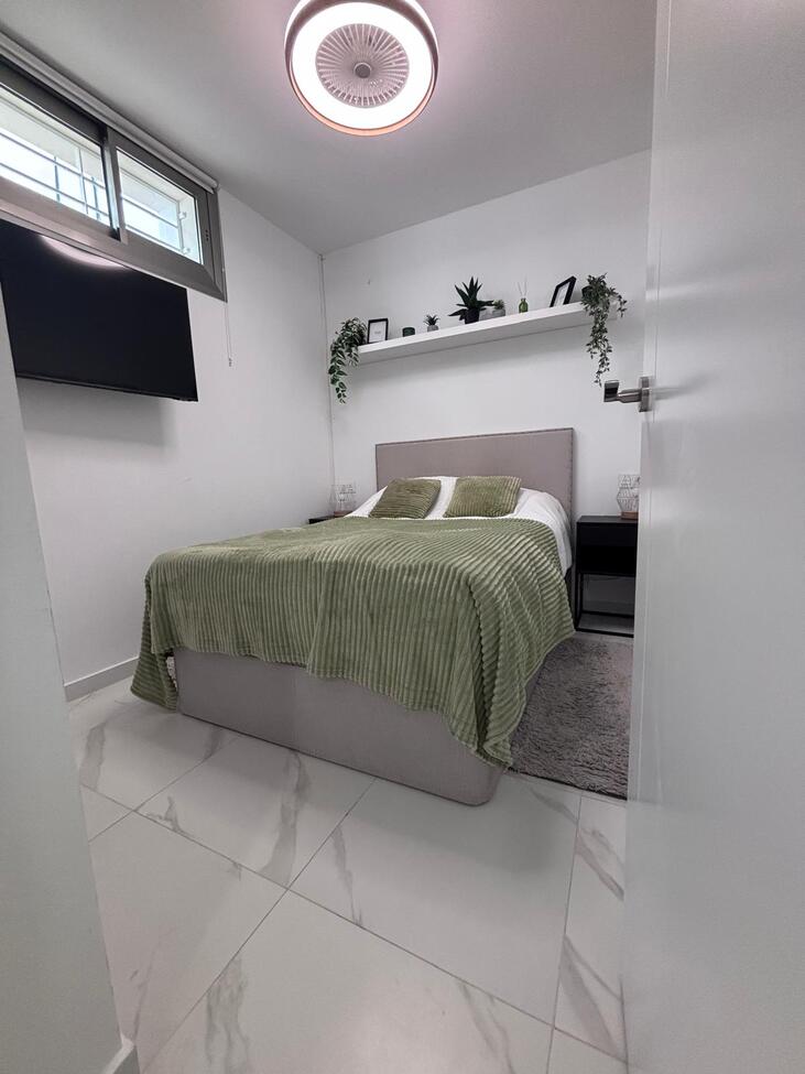 For sale - 5 Bedroom 3 Bathroom Villa in Villamartin - Costa Blanca  - Alicante