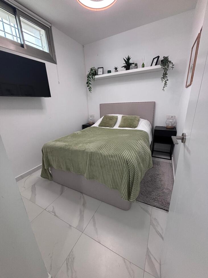 For sale - 5 Bedroom 3 Bathroom Villa in Villamartin - Costa Blanca  - Alicante