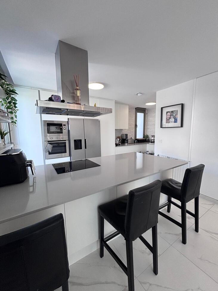 For sale - 5 Bedroom 3 Bathroom Villa in Villamartin - Costa Blanca  - Alicante