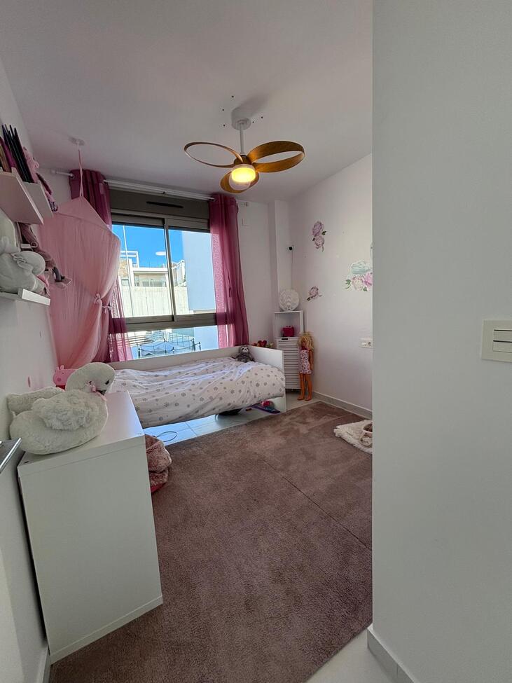 For sale - 5 Bedroom 3 Bathroom Villa in Villamartin - Costa Blanca  - Alicante