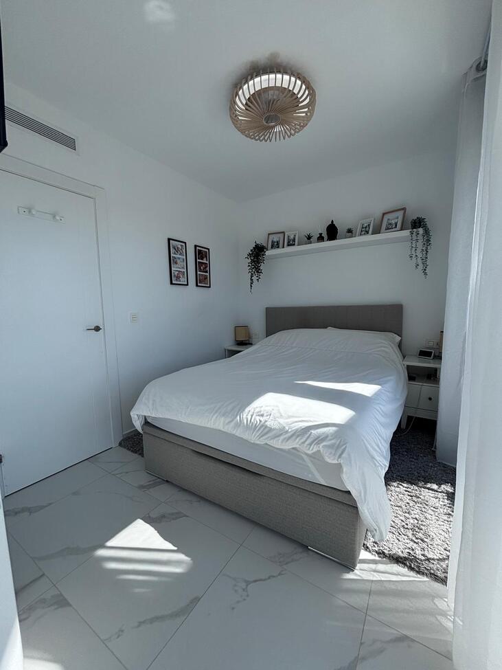 For sale - 5 Bedroom 3 Bathroom Villa in Villamartin - Costa Blanca  - Alicante