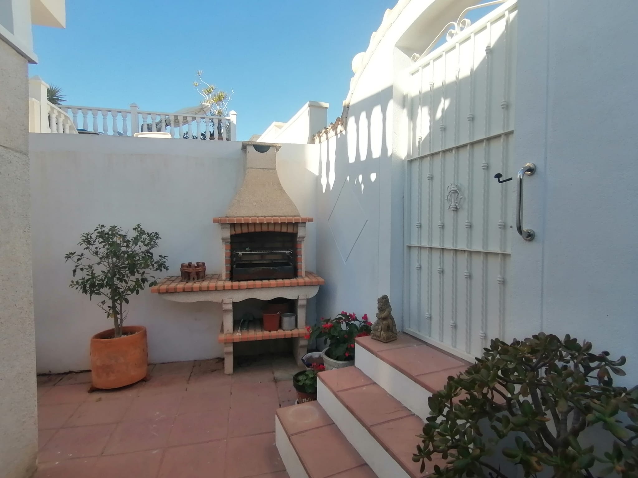 For sale - 3 Bedroom 3 Bathroom villa in San Miguel De Salinas -  - Alicante