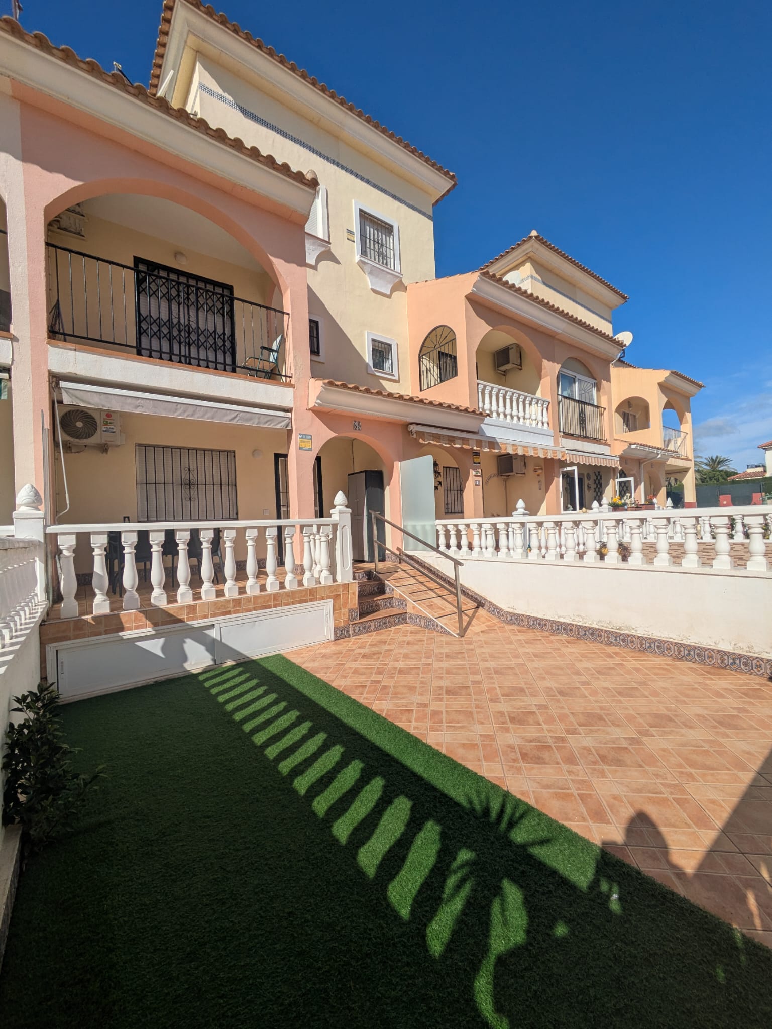 For sale - 3 Bedroom 1 Bathroom town house in Playa Flamenca -  - Alicante