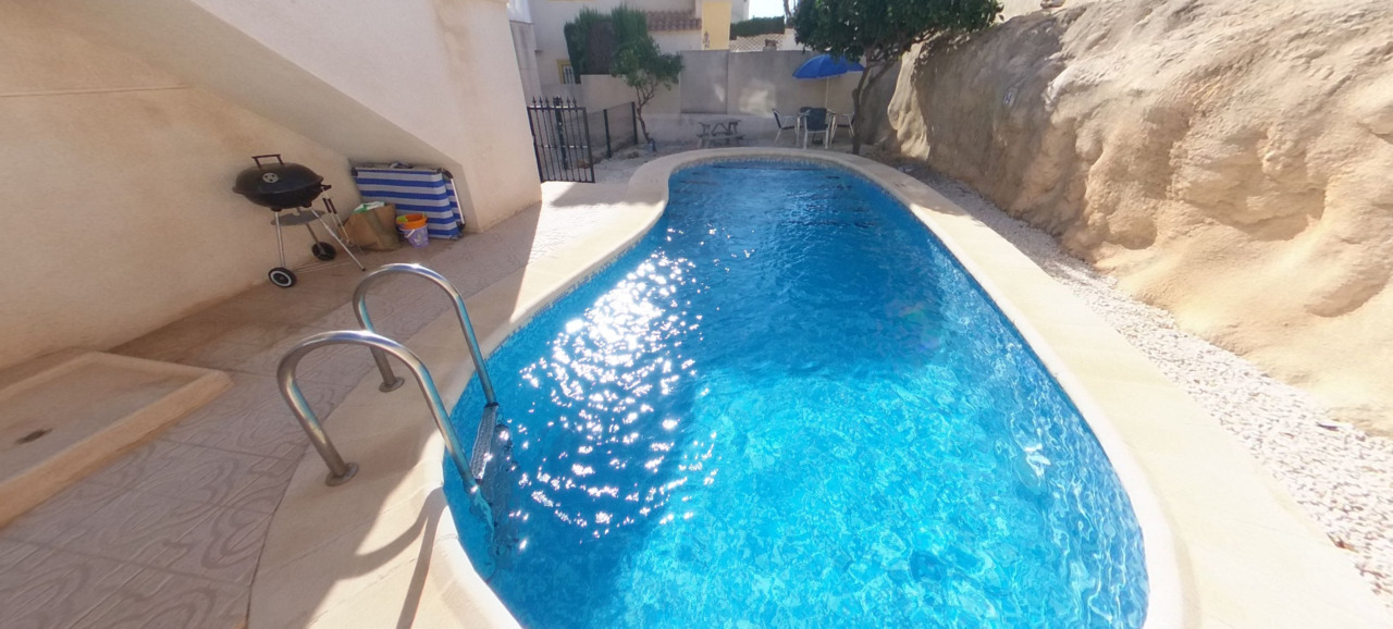 For sale - 5 Bedroom 3 Bathroom Villa in La Zenia - Costa Blanca  - Alicante