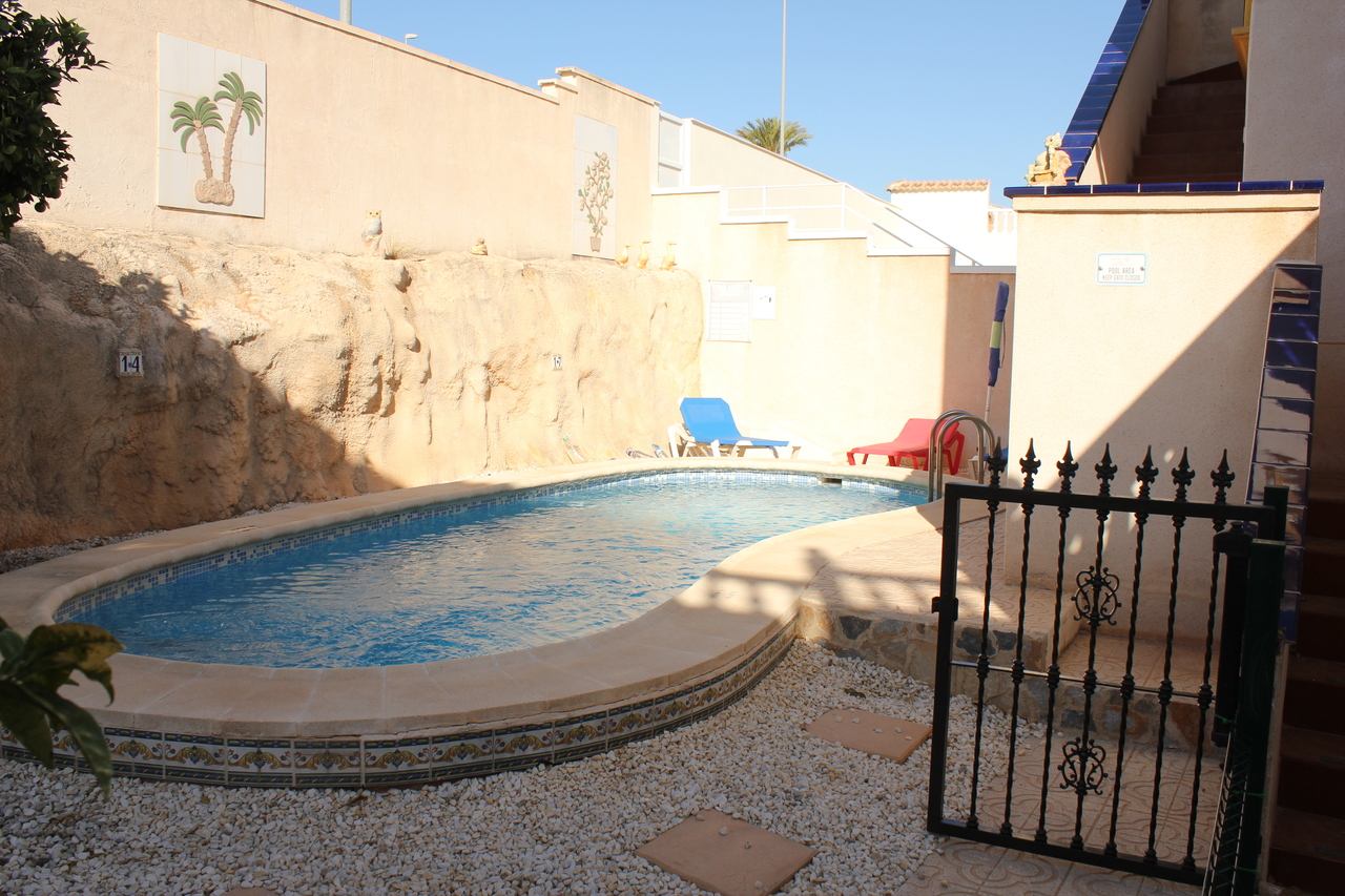 For sale - 5 Bedroom 3 Bathroom Villa in La Zenia - Costa Blanca  - Alicante
