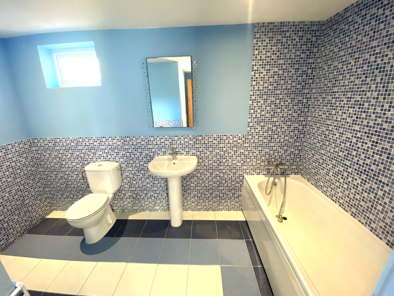 For sale - 5 Bedroom 3 Bathroom Villa in La Zenia - Costa Blanca  - Alicante