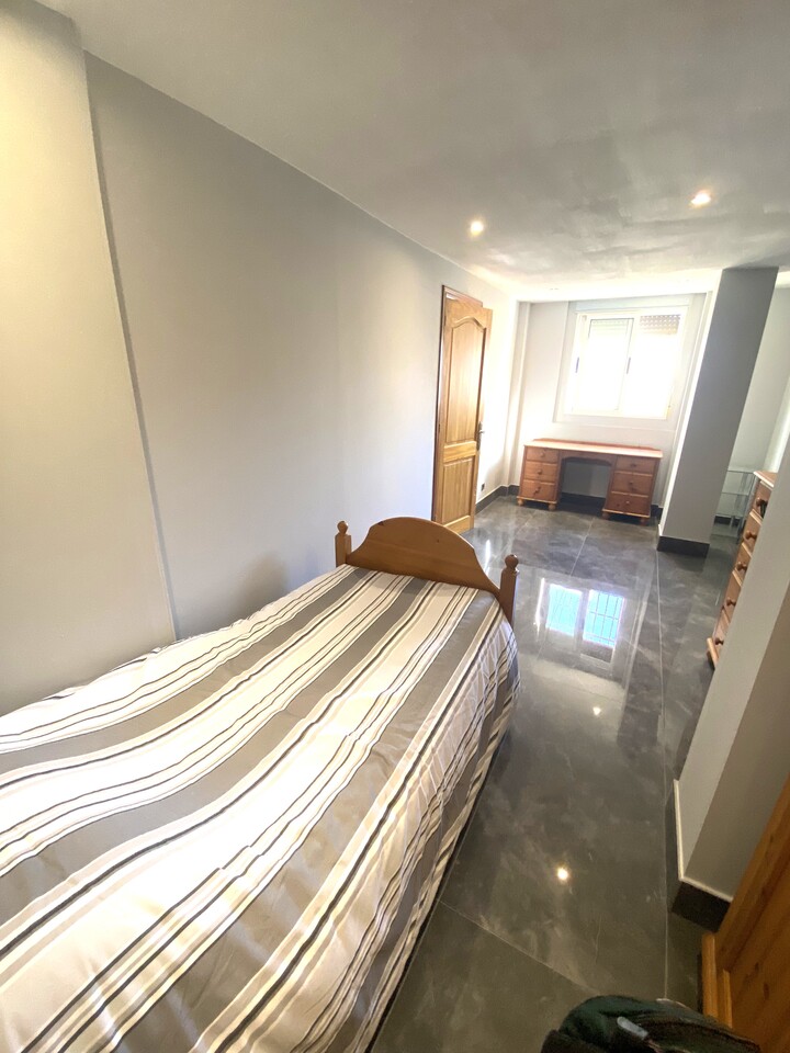 For sale - 5 Bedroom 3 Bathroom Villa in La Zenia - Costa Blanca  - Alicante