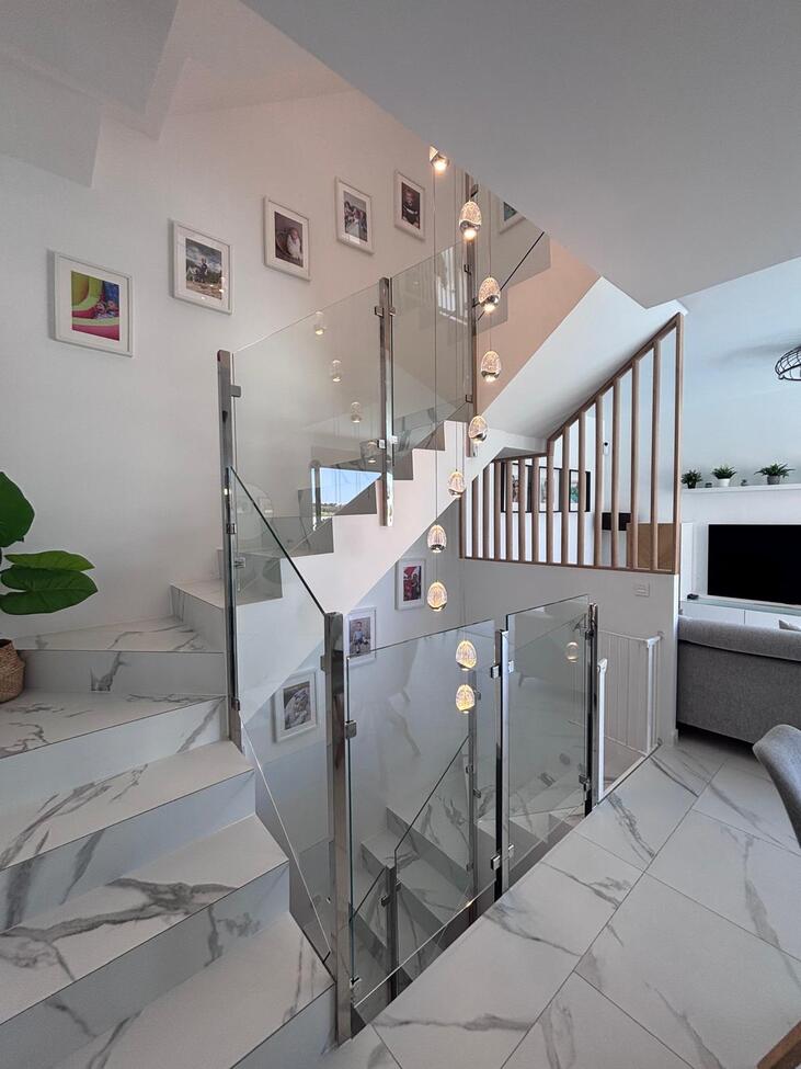 For sale - 5 Bedroom 3 Bathroom Villa in Villamartin - Pau 8  - Alicante