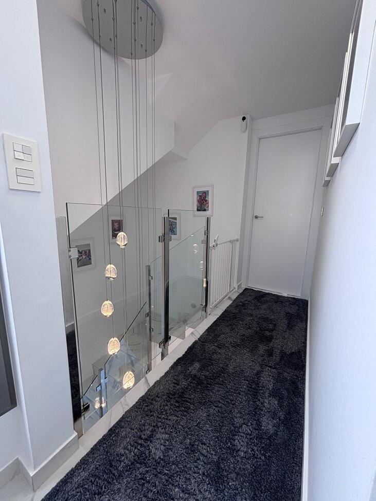 For sale - 5 Bedroom 3 Bathroom Villa in Villamartin - Pau 8  - Alicante