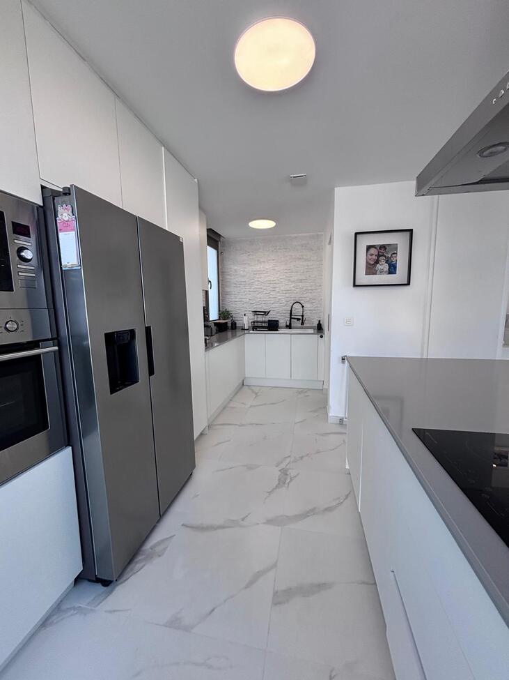 For sale - 5 Bedroom 3 Bathroom Villa in Villamartin - Pau 8  - Alicante