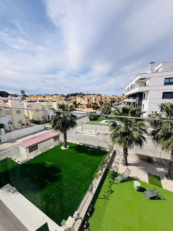 For sale - 2 Bedroom 2 Bathroom Apartment in Villamartin -  - Alicante