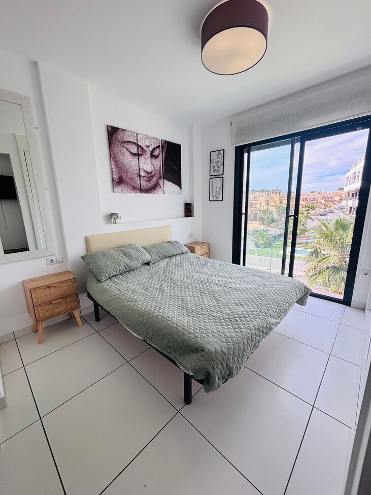 For sale - 2 Bedroom 2 Bathroom Apartment in Villamartin -  - Alicante