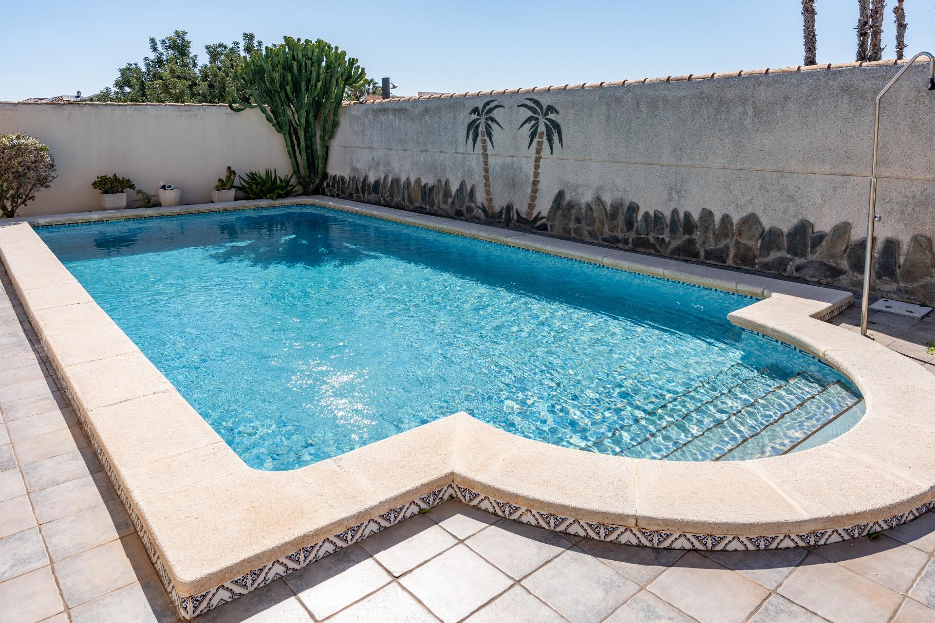 For sale - 3 Bedroom 3 Bathroom Villa in Playa Flamenca - Playa Flamenca  - Alicante