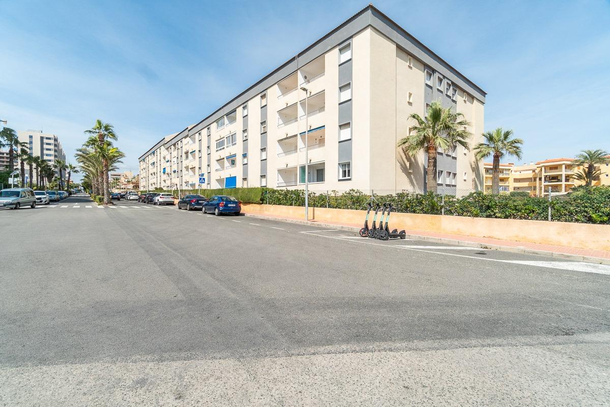 For sale - 2 Bedroom 2 Bathroom Flat in Torrevieja - Rocio del mar  - Alicante