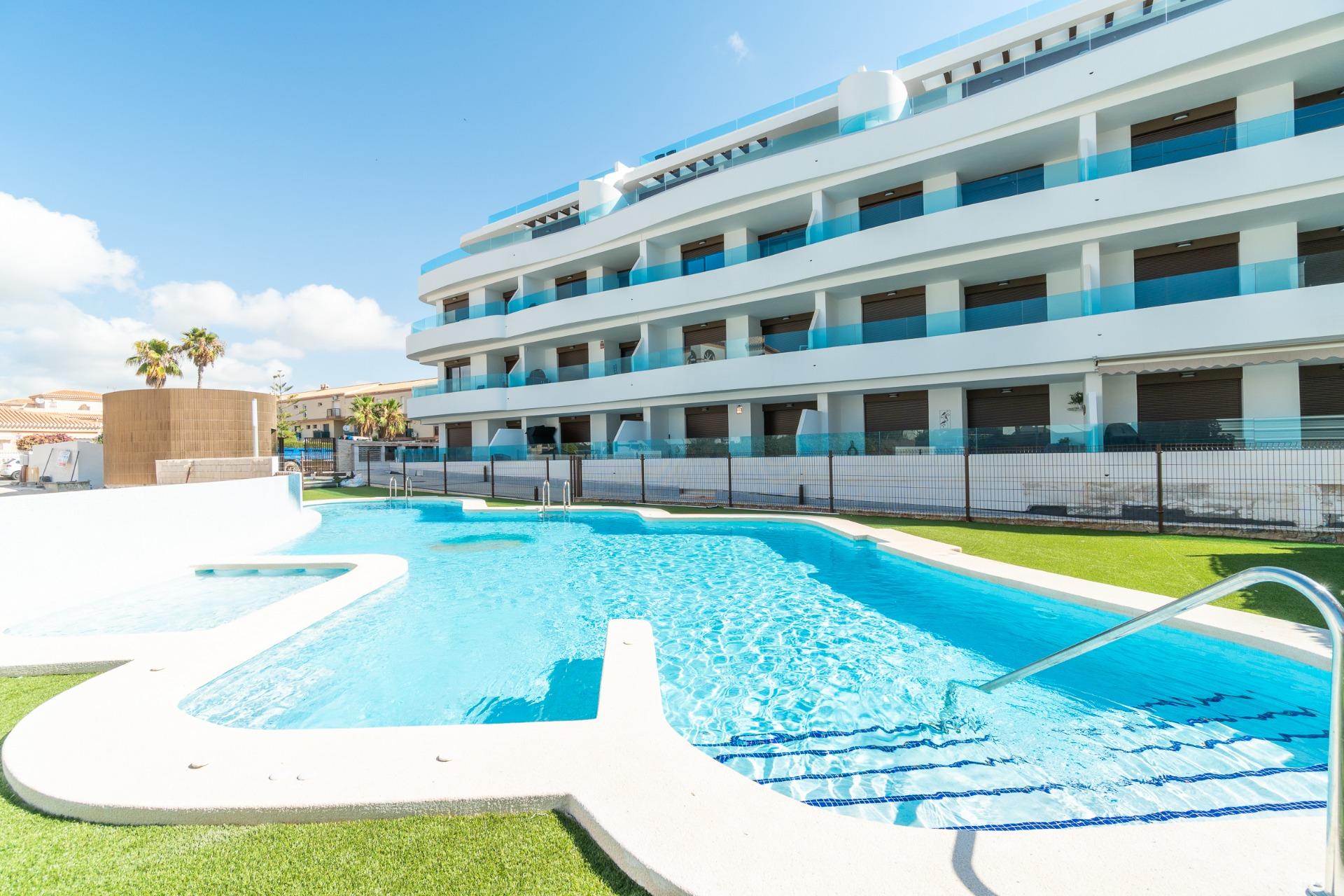 For sale - 3 Bedroom 2 Bathroom Apartment in Playa Flamenca - Playa Flamenca  - Alicante