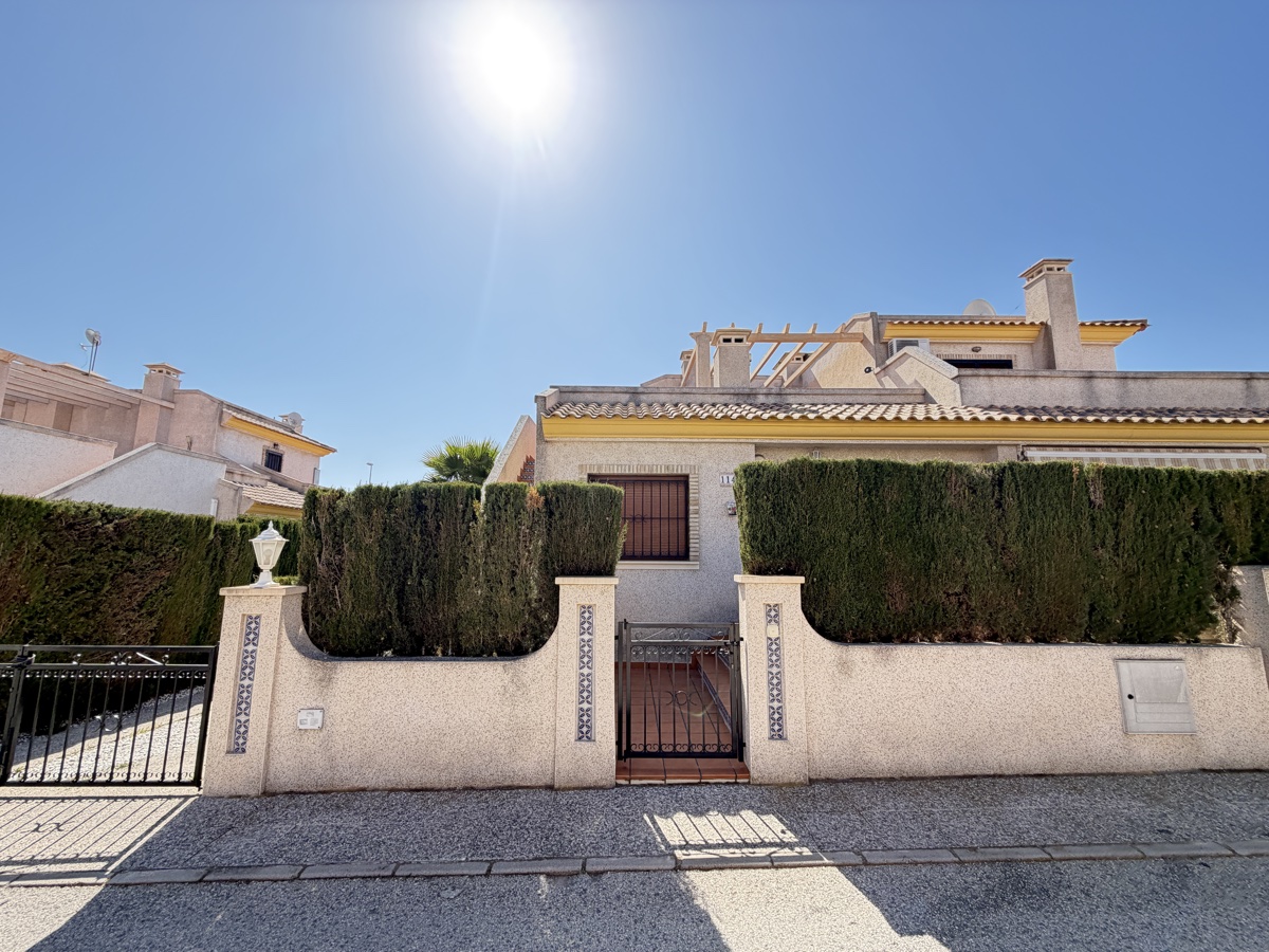 For sale - 2 Bedroom 2 Bathroom Bungalow in Villamartin - , Villamartin, Alicante, Spain - Alicante