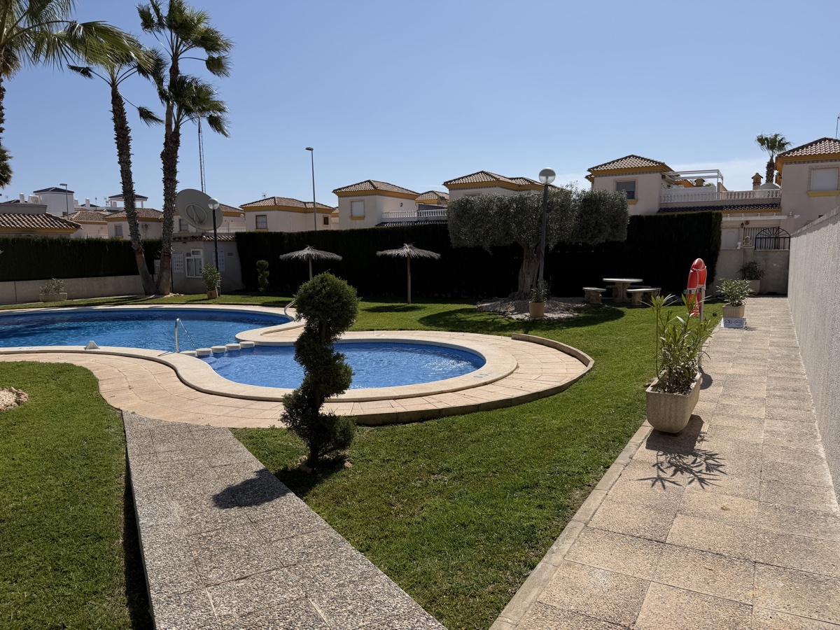 For sale - 2 Bedroom 2 Bathroom Bungalow in Villamartin - , Villamartin, Alicante, Spain - Alicante