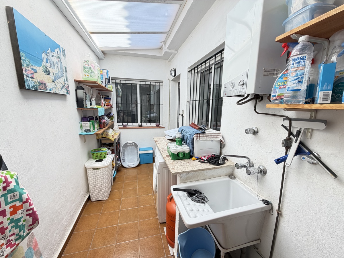 For sale - 4 Bedroom 2 Bathroom Bungalow in La Zenia - , La Zenia, Alicante, Spain - Alicante