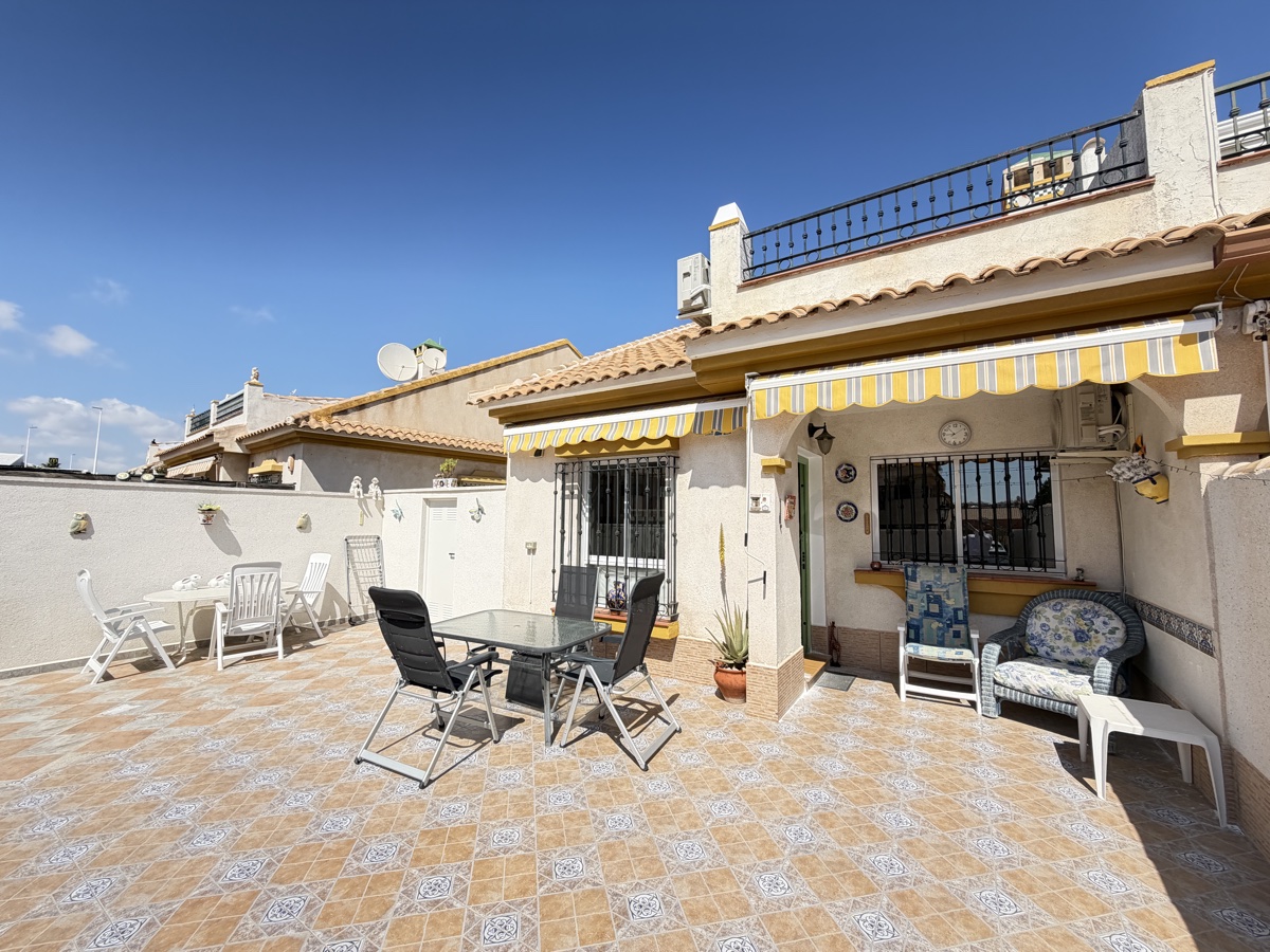 For sale - 4 Bedroom 2 Bathroom Bungalow in La Zenia - , La Zenia, Alicante, Spain - Alicante