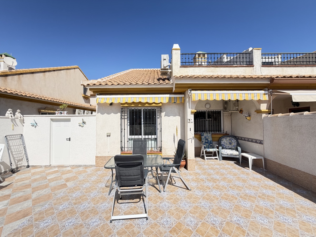 For sale - 4 Bedroom 2 Bathroom Bungalow in La Zenia - , La Zenia, Alicante, Spain - Alicante
