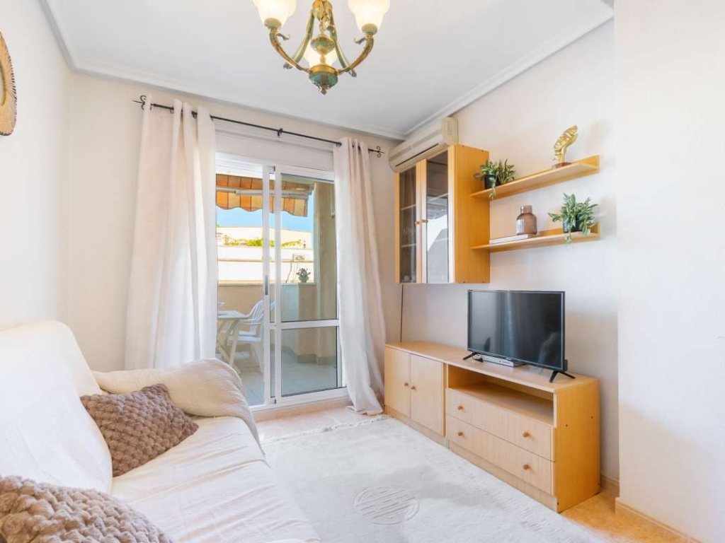 3 Bedroom 2 Bathroom Apartment - Middle Floor Apartment in Torrevieja