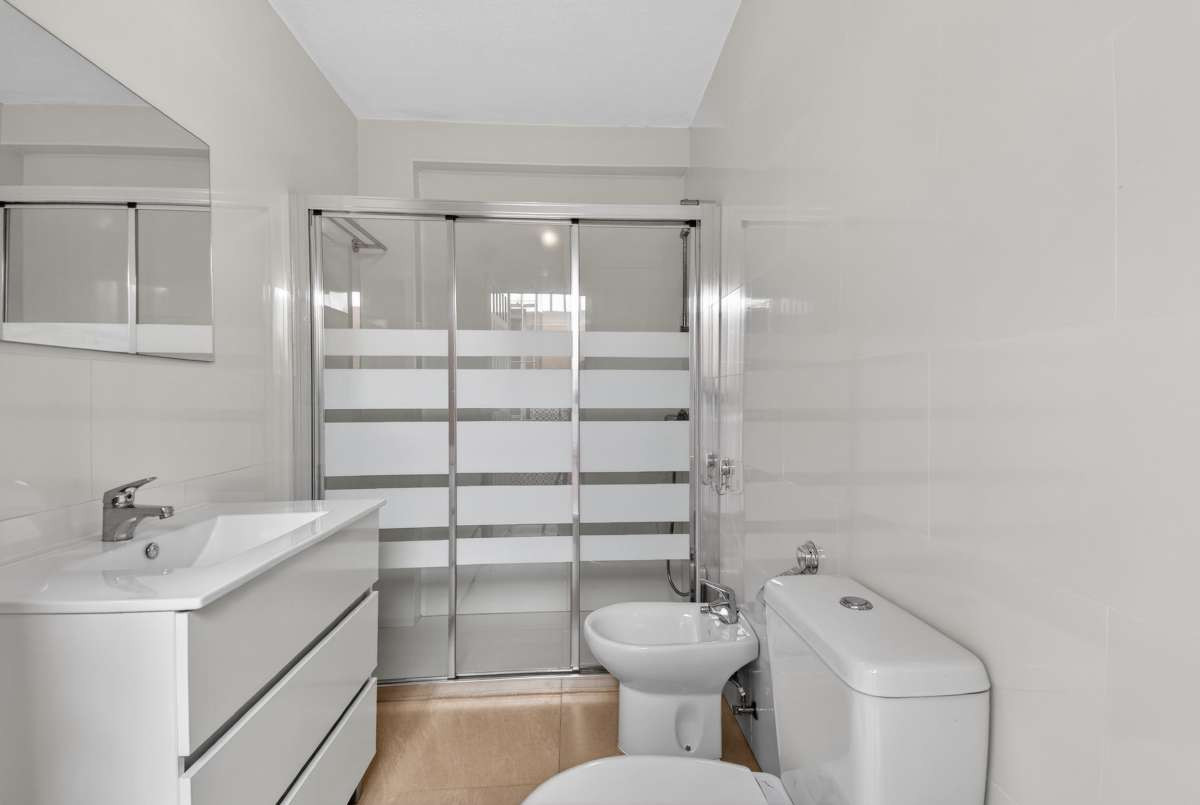 For sale - 5 Bedroom 2 Bathroom House - Detached Villa in San Pedro del Pinatar - Lo Pagan  - Murcia