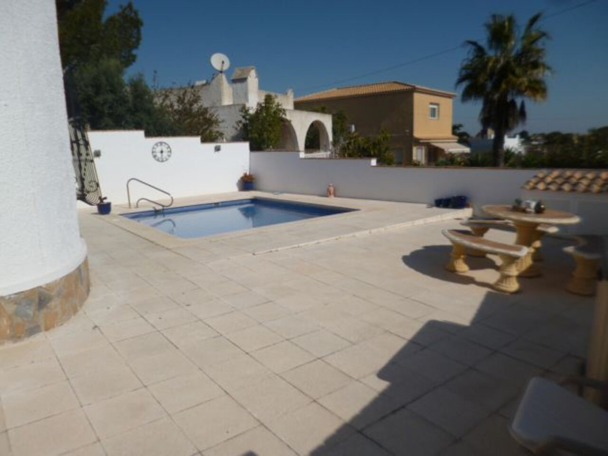 For sale - 5 Bedroom 4 Bathroom House - Detached Villa in Orihuela - Villamartin  - Alicante
