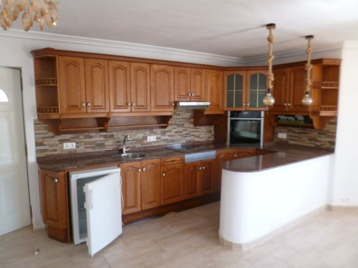 For sale - 5 Bedroom 4 Bathroom House - Detached Villa in Orihuela - Villamartin  - Alicante