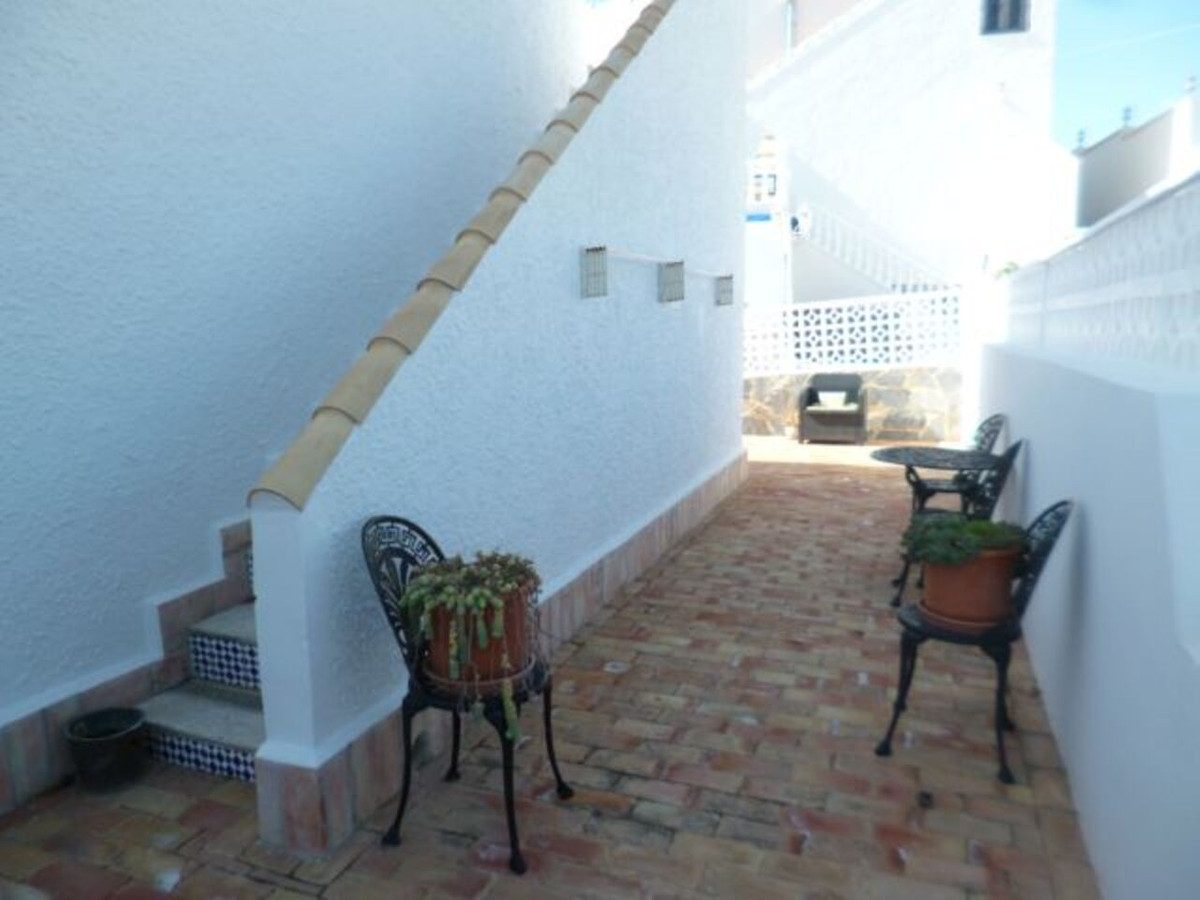 For sale - 5 Bedroom 4 Bathroom House - Detached Villa in Orihuela - Villamartin  - Alicante
