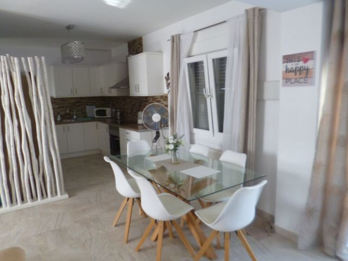 For sale - 5 Bedroom 4 Bathroom House - Detached Villa in Orihuela - Villamartin  - Alicante