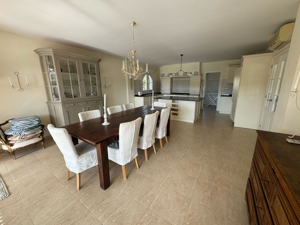 For sale - 4 Bedroom 5 Bathroom House - Detached Villa in Orihuela - La Zenia  - Alicante