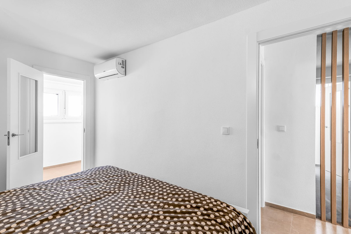 For sale - 2 Bedroom 2 Bathroom Apartment - Top Floor Apartment in Torrevieja - Playa Del Cura  - Alicante