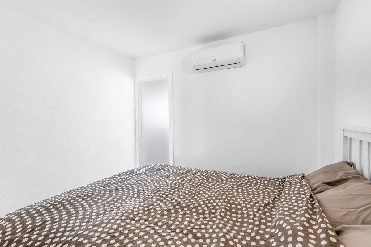 For sale - 2 Bedroom 2 Bathroom Apartment - Top Floor Apartment in Torrevieja - Playa Del Cura  - Alicante