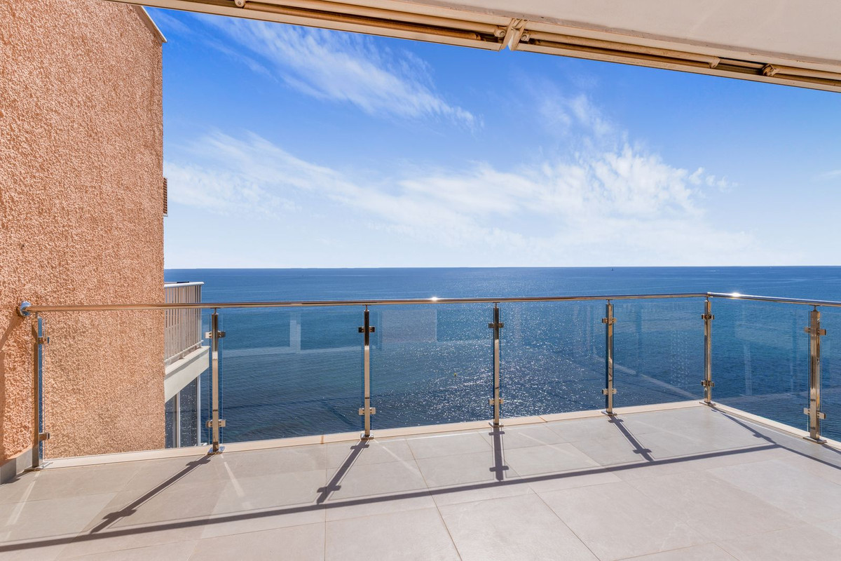For sale - 2 Bedroom 2 Bathroom Apartment - Top Floor Apartment in Torrevieja - Playa Del Cura  - Alicante