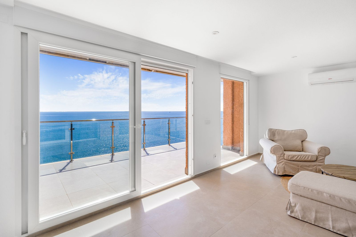 For sale - 2 Bedroom 2 Bathroom Apartment - Top Floor Apartment in Torrevieja - Playa Del Cura  - Alicante