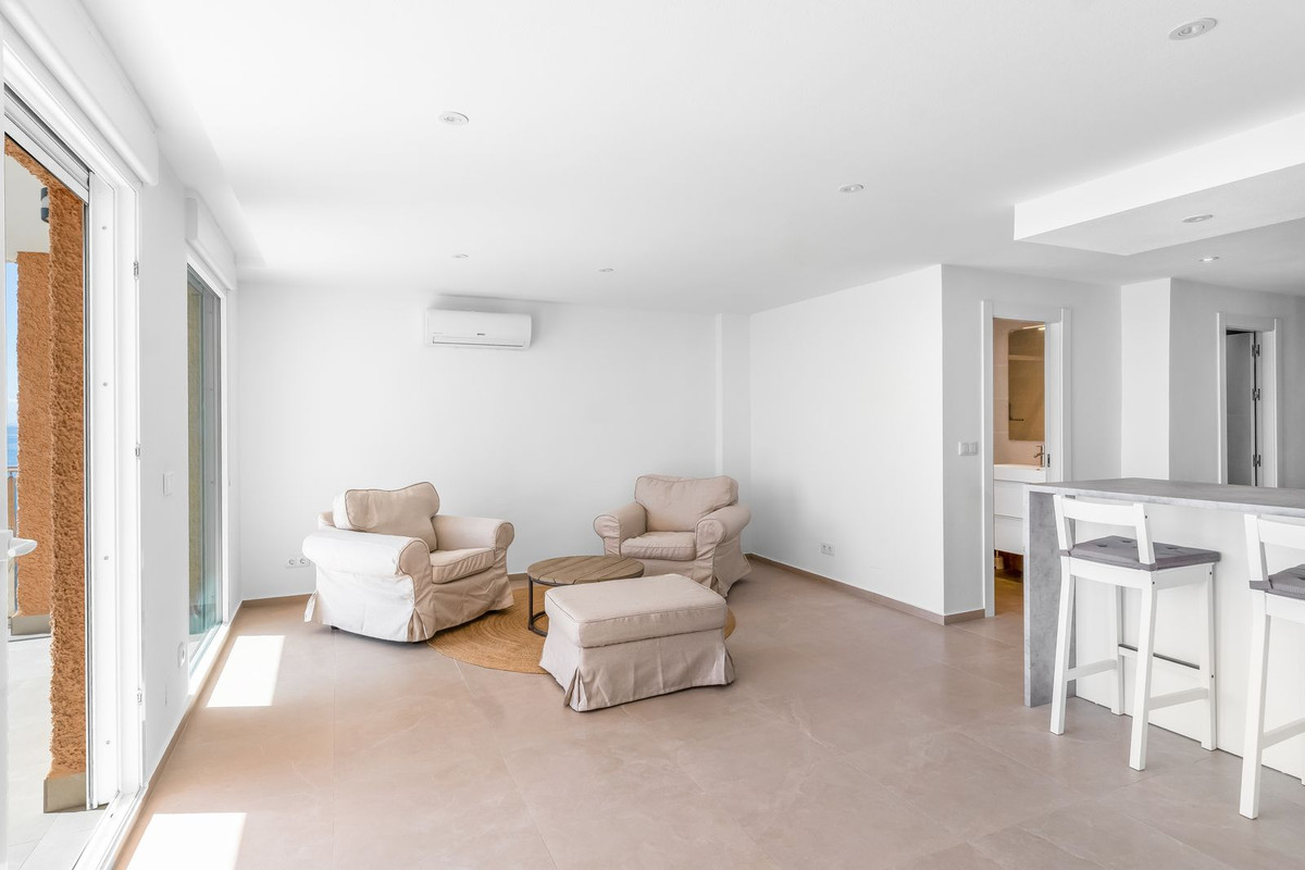 For sale - 2 Bedroom 2 Bathroom Apartment - Top Floor Apartment in Torrevieja - Playa Del Cura  - Alicante