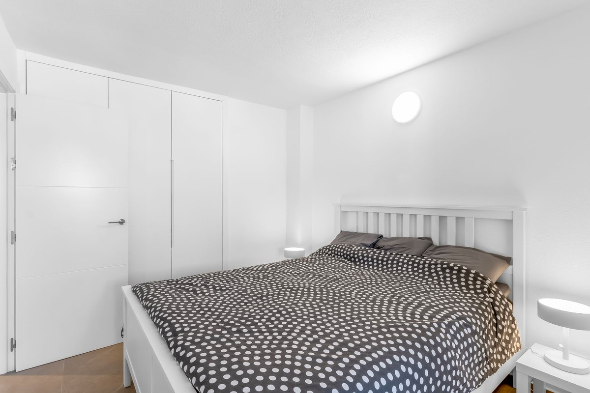 For sale - 2 Bedroom 2 Bathroom Apartment - Top Floor Apartment in Torrevieja - Playa Del Cura  - Alicante