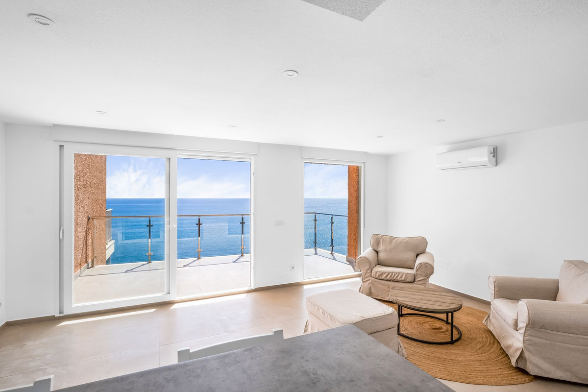 For sale - 2 Bedroom 2 Bathroom Apartment - Top Floor Apartment in Torrevieja - Playa Del Cura  - Alicante