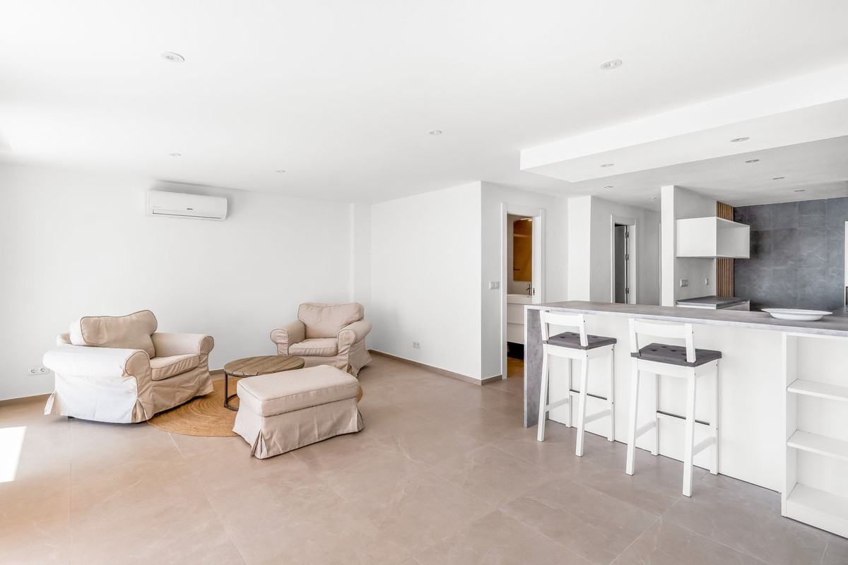 For sale - 2 Bedroom 2 Bathroom Apartment - Top Floor Apartment in Torrevieja - Playa Del Cura  - Alicante