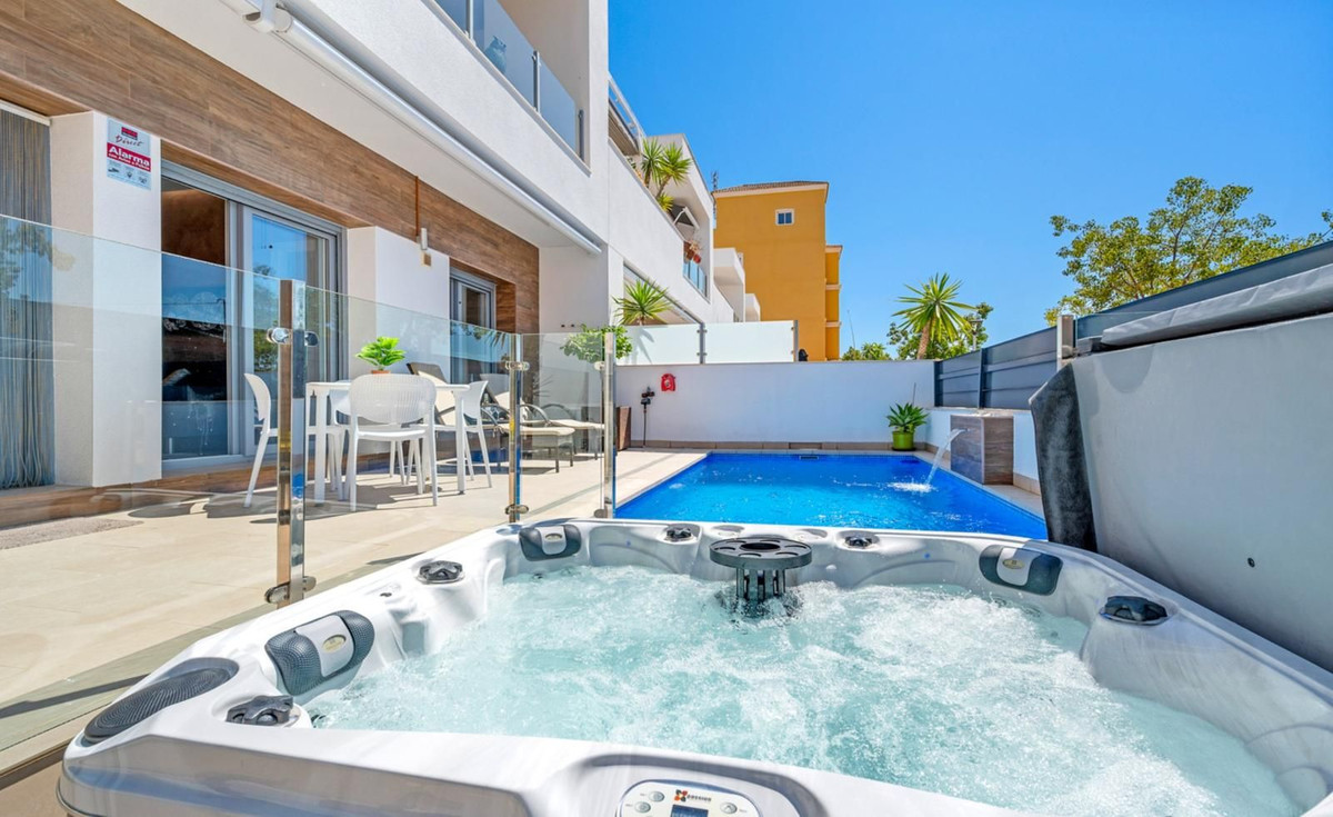 For sale - 3 Bedroom 2 Bathroom House - Townhouse in Rojales - Rojales Centro  - Alicante