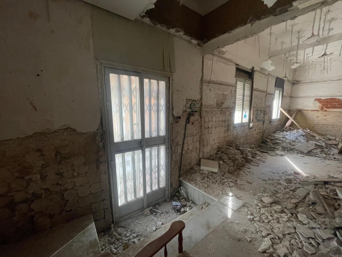 For sale - 4 Bedroom 2 Bathroom House - Semi-Detached House in Dolores - Dolores Centro  - Alicante