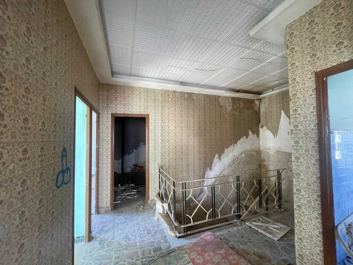 For sale - 4 Bedroom 2 Bathroom House - Semi-Detached House in Dolores - Dolores Centro  - Alicante