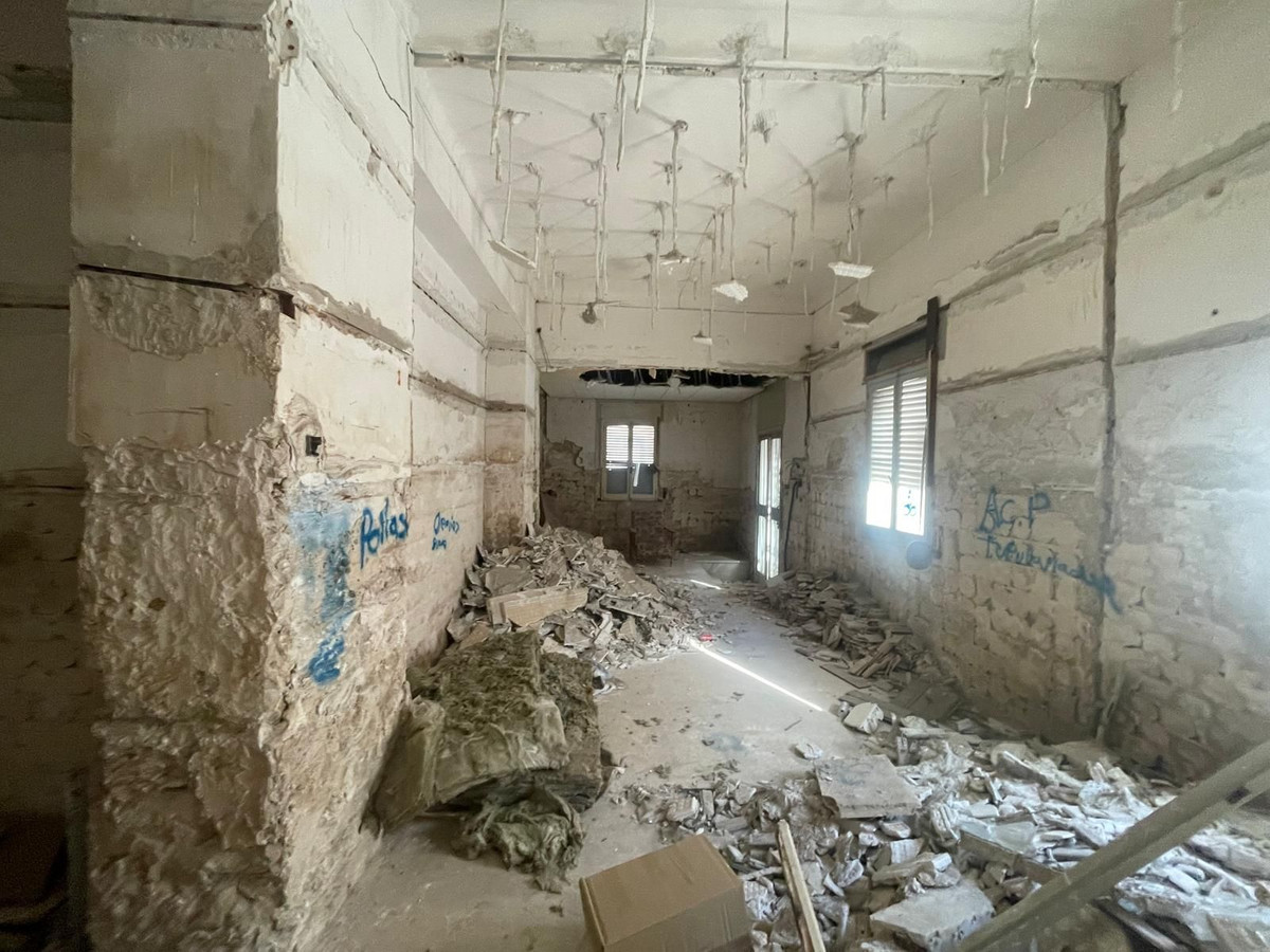 For sale - 4 Bedroom 2 Bathroom House - Semi-Detached House in Dolores - Dolores Centro  - Alicante