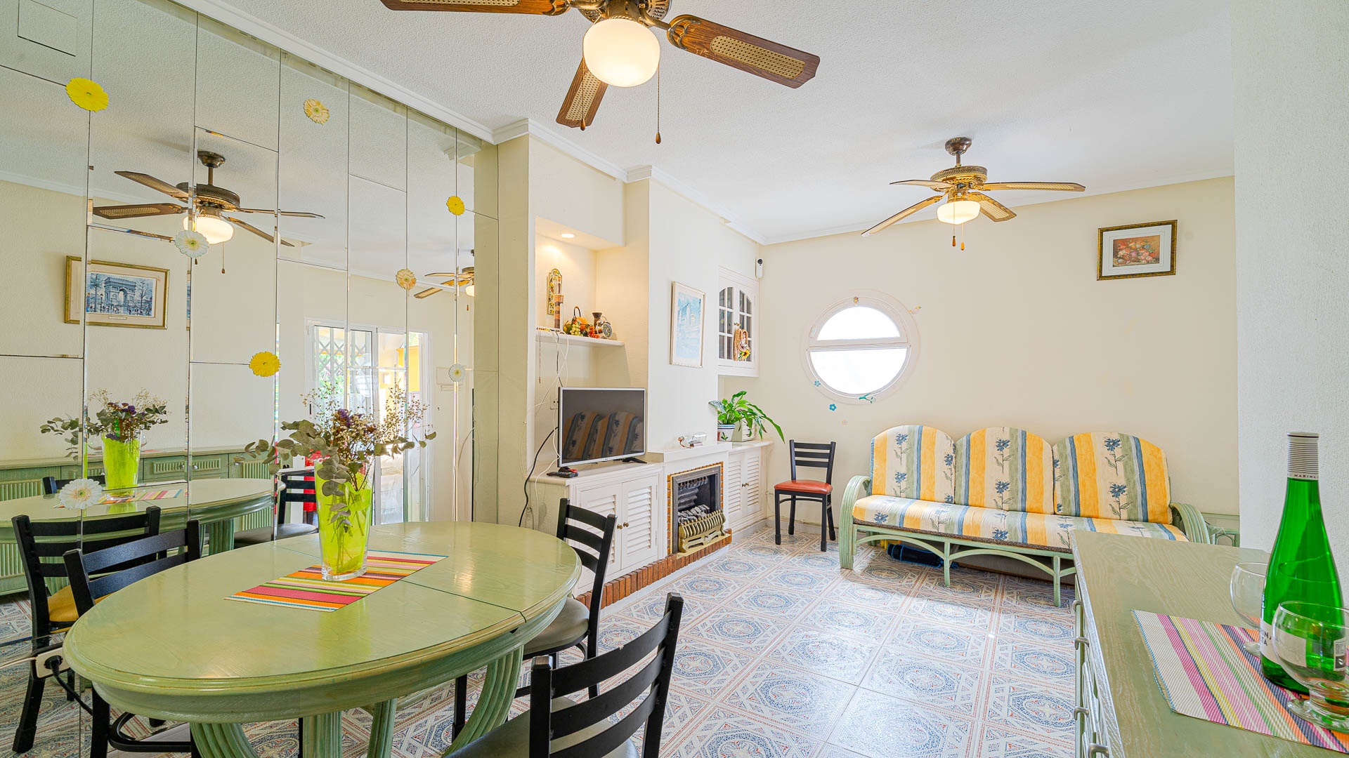 For sale - 2 Bedroom 1 Bathroom Apartament in Punta Prima - Punta Prima  - Alicante