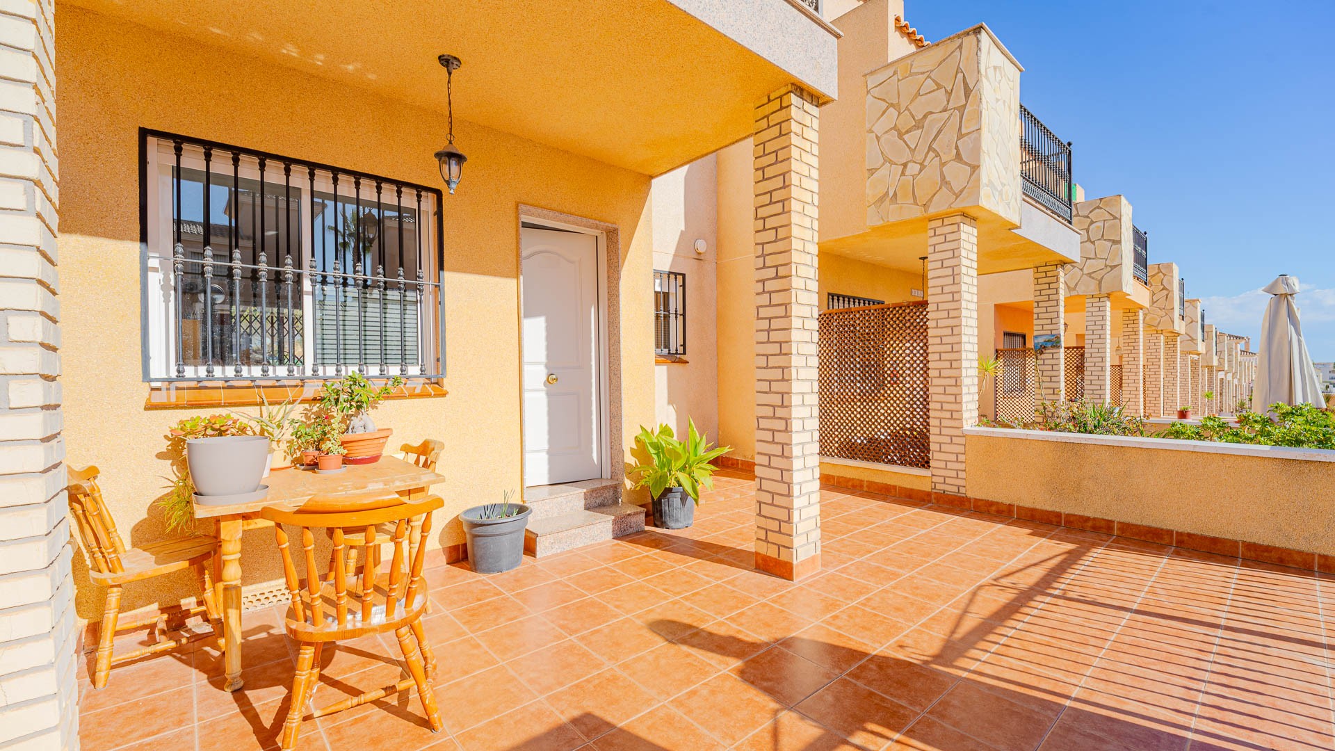 For sale - 2 Bedroom 1 Bathroom Townhouse in Punta Prima - Punta Prima  - Alicante