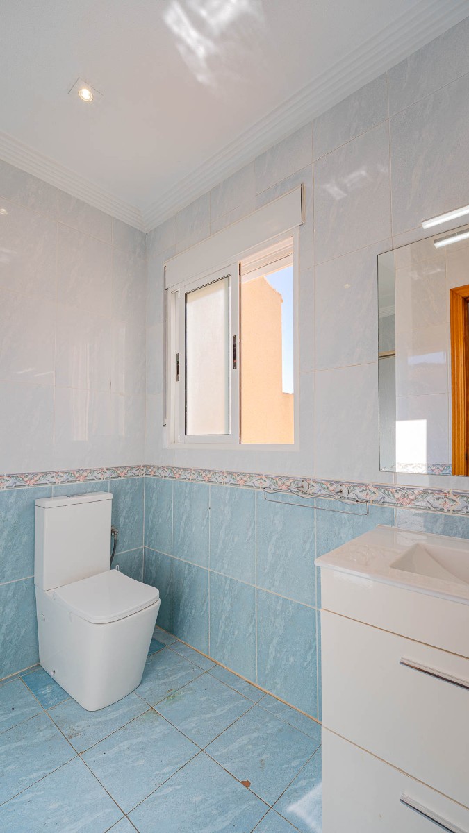 For sale - 2 Bedroom 1 Bathroom Townhouse in Punta Prima - Punta Prima  - Alicante