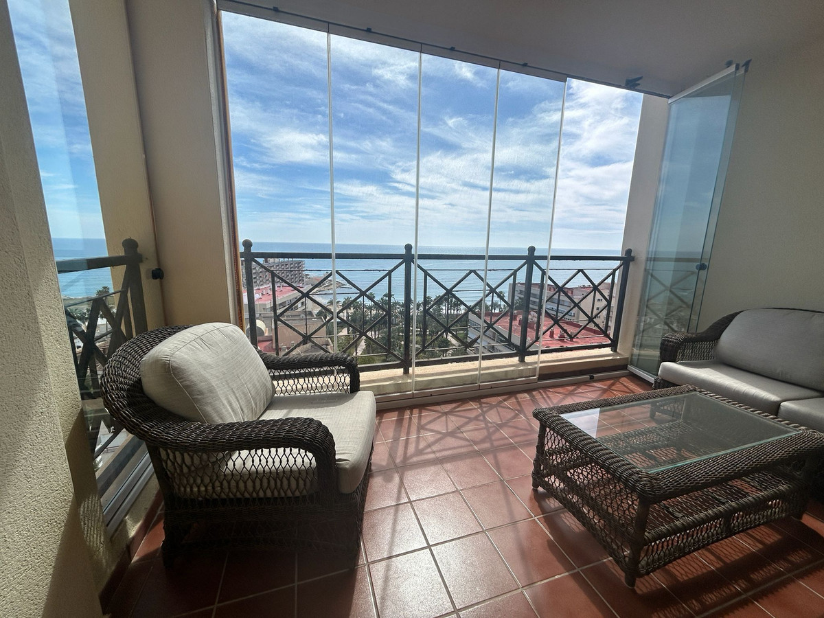 For sale - 3 Bedroom 2 Bathroom Apartment - Middle Floor Apartment in Torrevieja - Torrevieja Centro  - Alicante